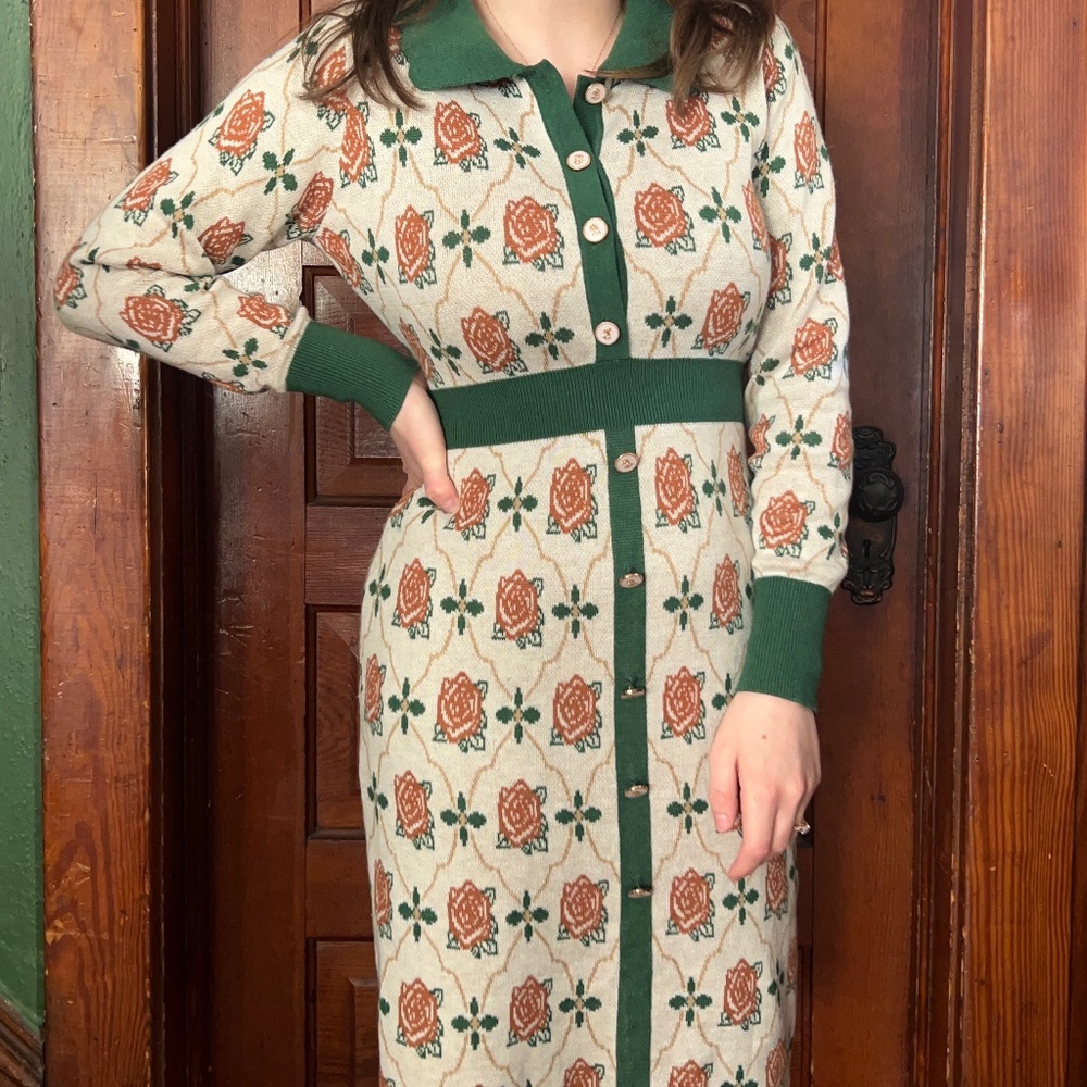 Simple retro fitted dress